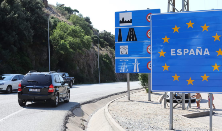 国境越えバスの裏取引、運転手逮捕